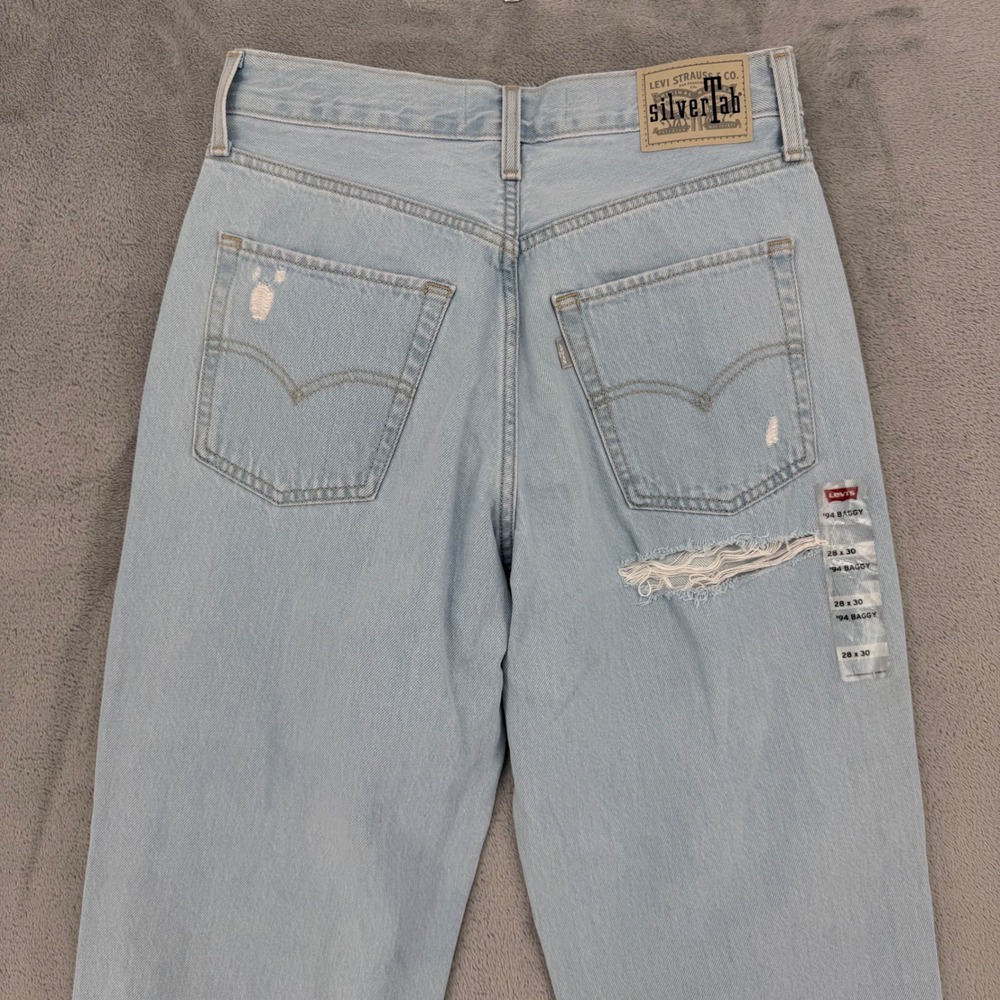 Levis Silver Tab 94 Baggy Light Wash Distressed Denim‎ Jeans Women's Size 28 - Picture 13 of 16